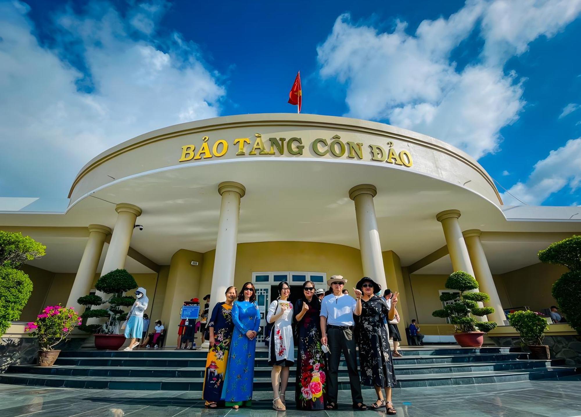 Duy Canh Homestay Chi Khu Co Ong Eksteriør billede