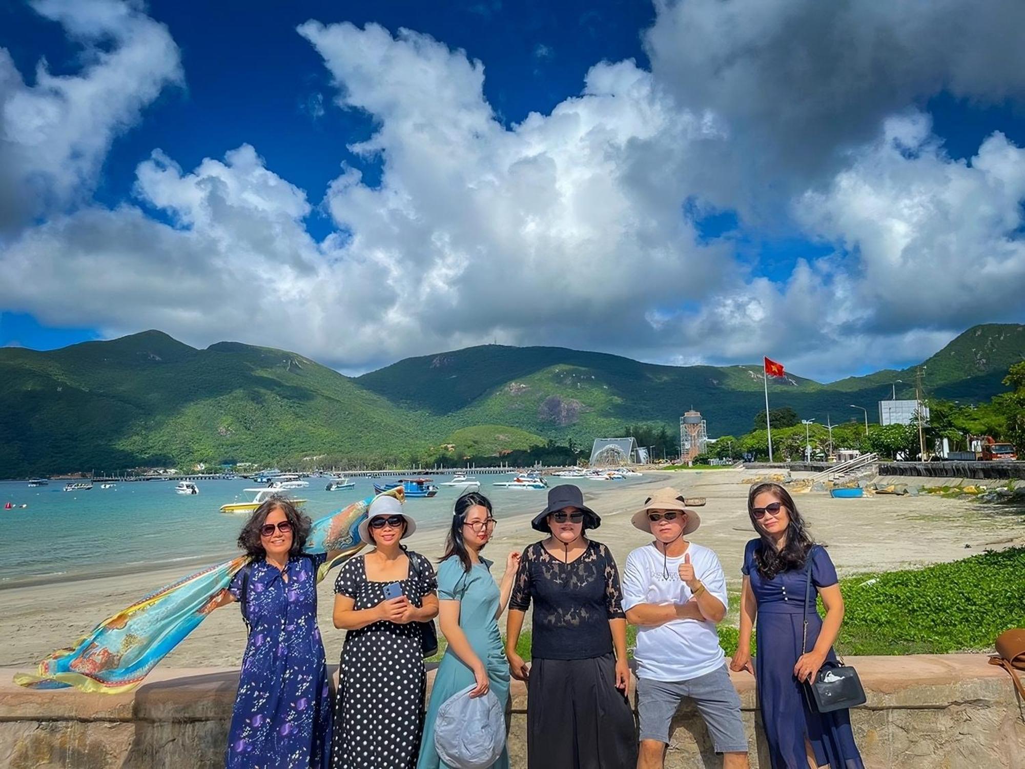 Duy Canh Homestay Chi Khu Co Ong Eksteriør billede